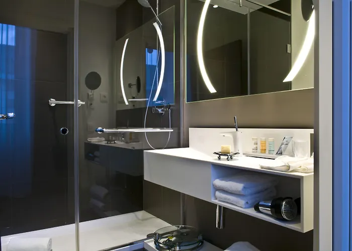 מלון Radisson Blu 4*