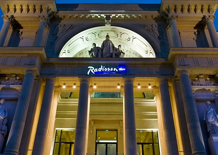 מלון Radisson Blu